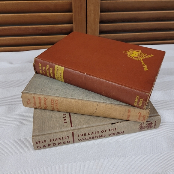 Vintage Books Stack - Picture 11 of 11